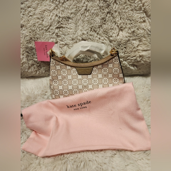 Kate Spade Flower Monogram - Picture 5 of 5